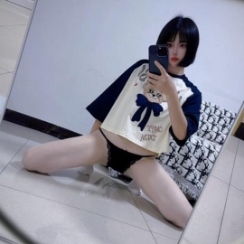 白嫩大奶风骚菲女神